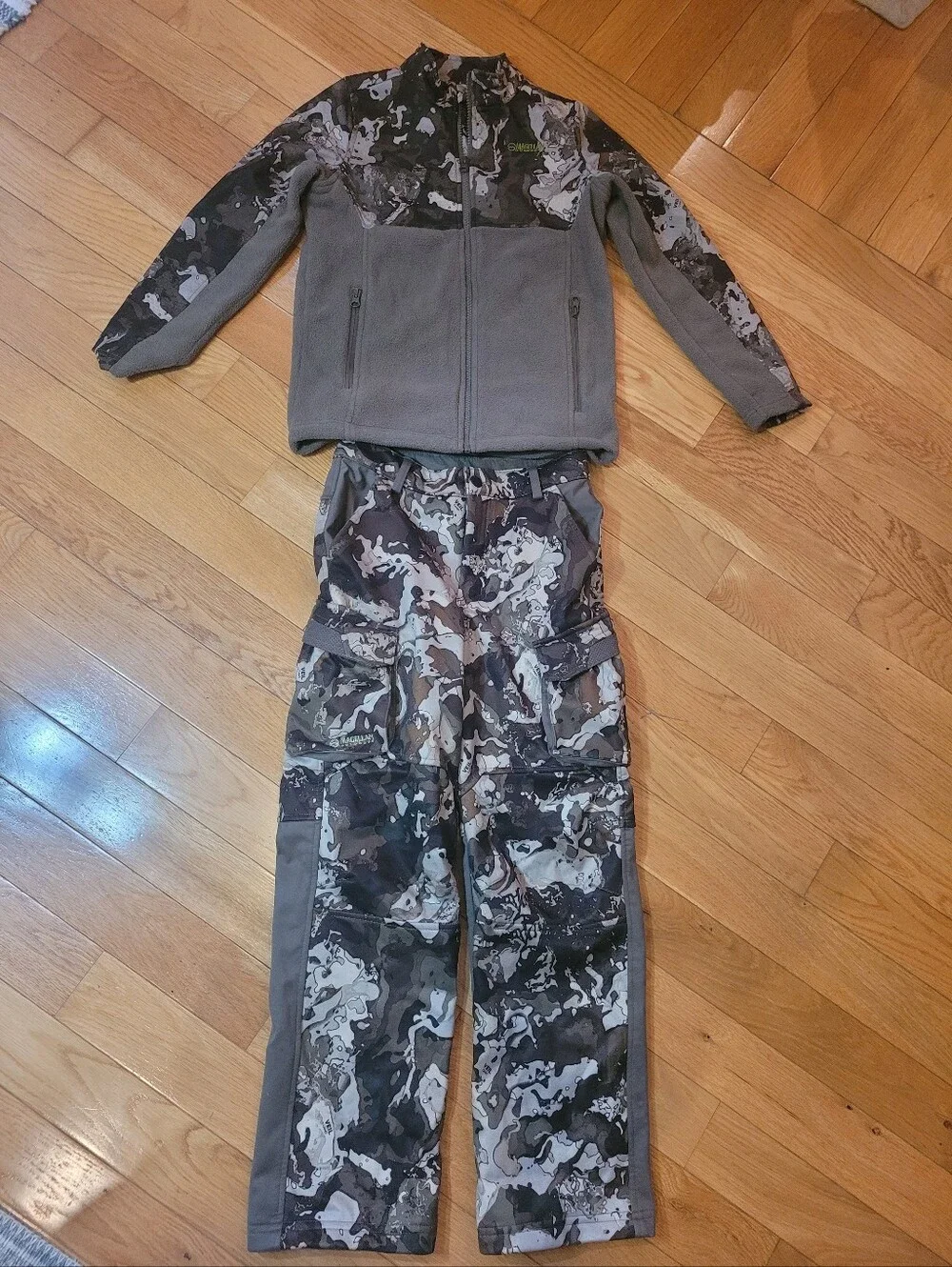 Magellan | Kids Camouflage Jacket and Pants Set | M
